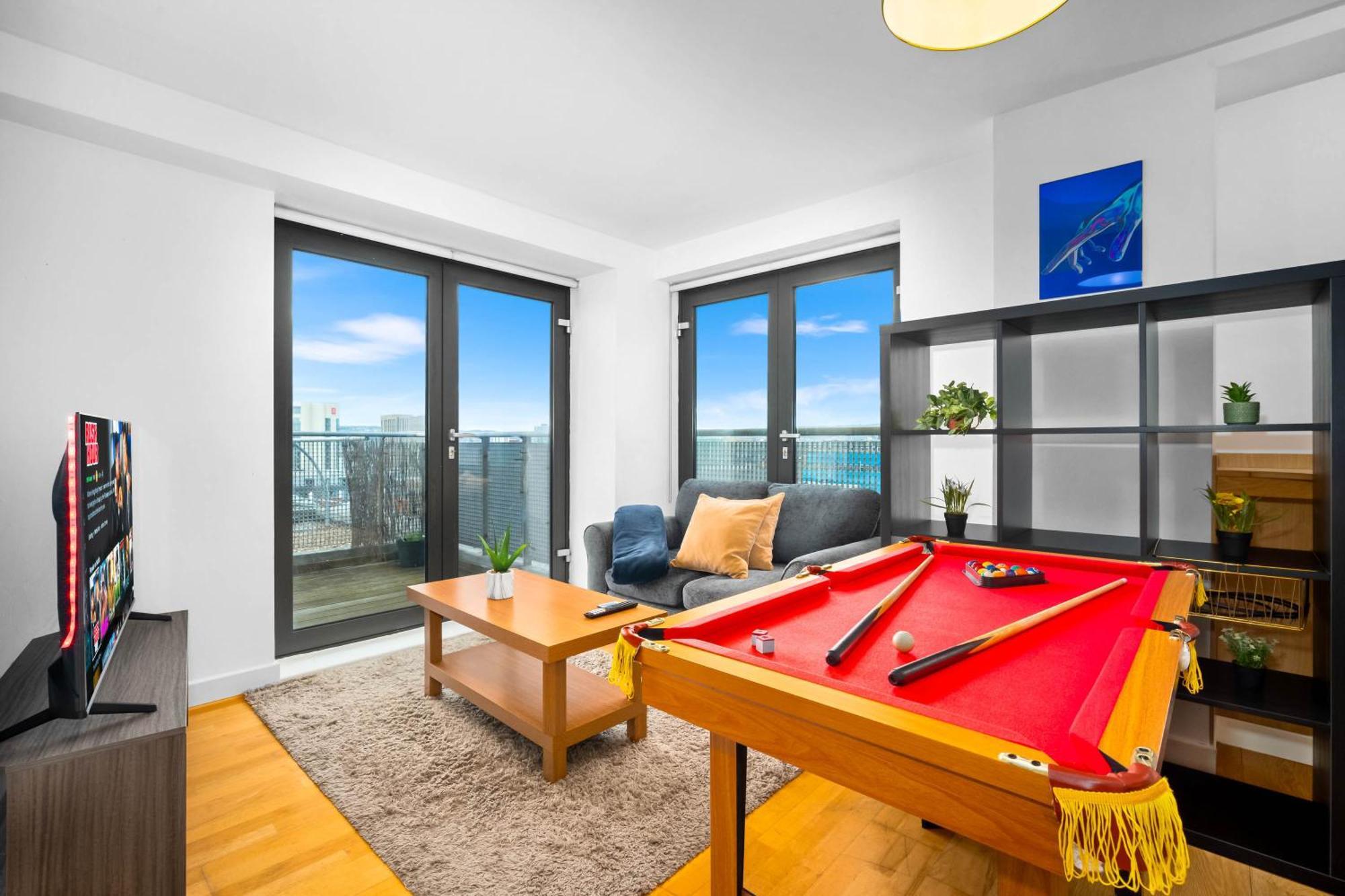 Central Flat Pool Table Balcony Sheffield Exterior photo
