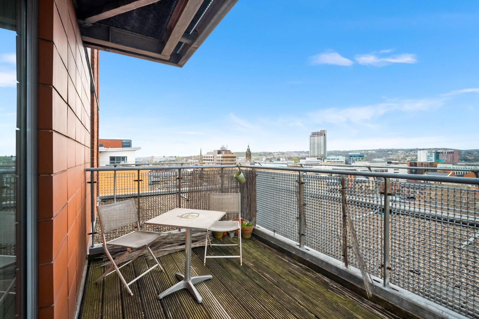Central Flat Pool Table Balcony Sheffield Exterior photo